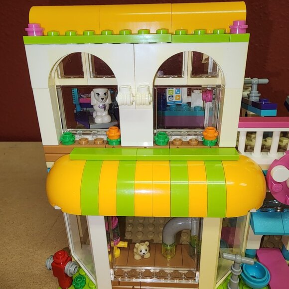 LEGO FRIENDS: Heartlake City Pet Center (41345) with Instruction Manual - Picture 6 of 12